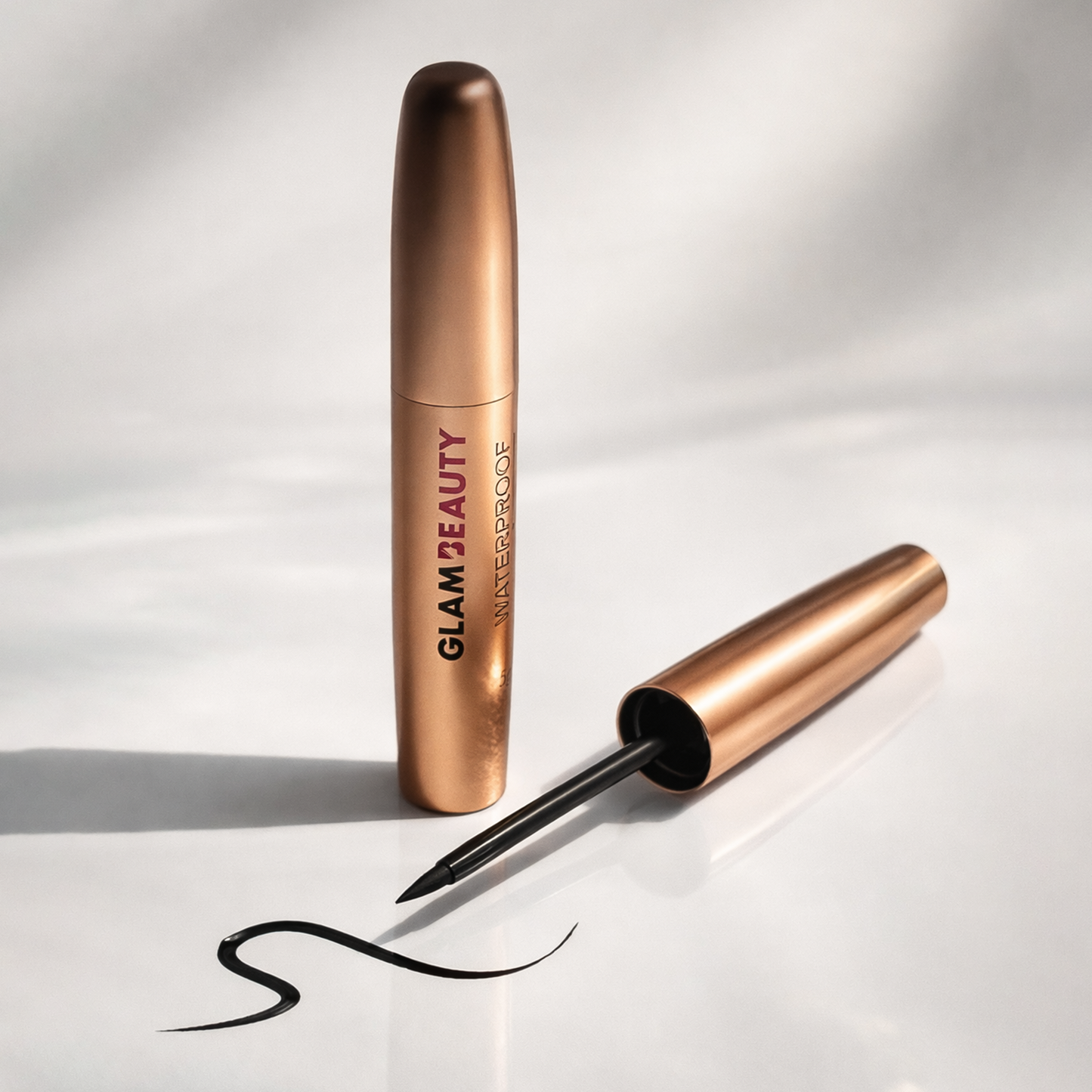 Glam beauty eyeliner